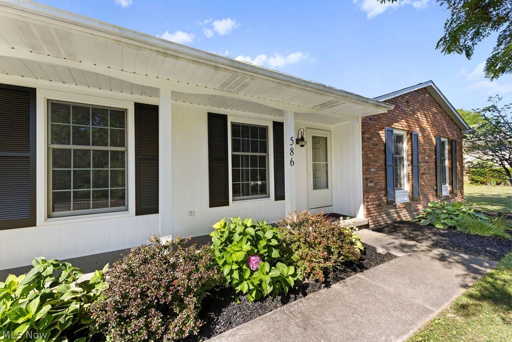 586 Brookpark Drive Cuyahoga Falls OH 44223