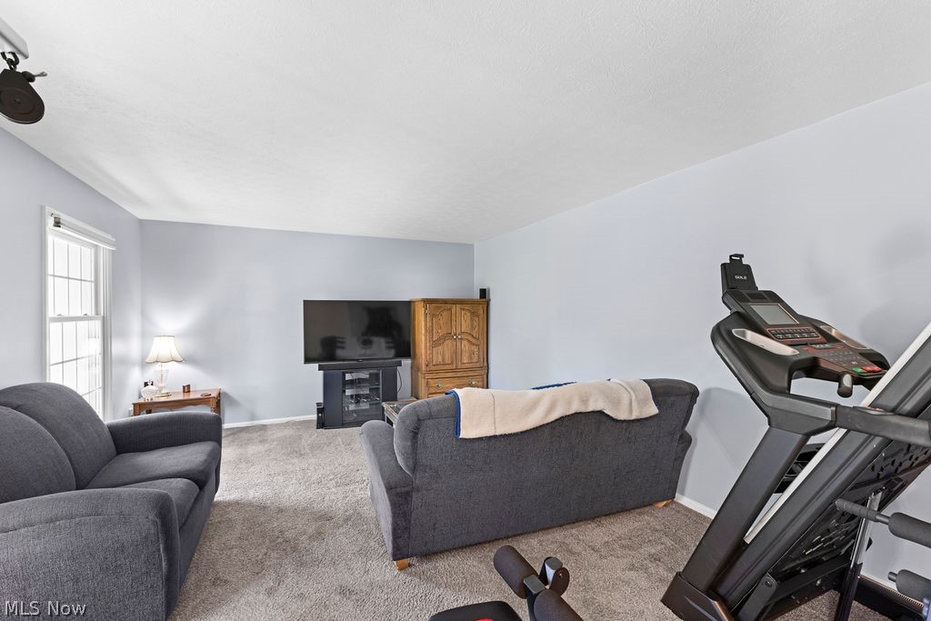 586 Brookpark Drive Cuyahoga Falls OH 44223