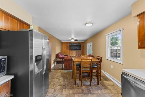 586 Brookpark Drive Cuyahoga Falls OH 44223