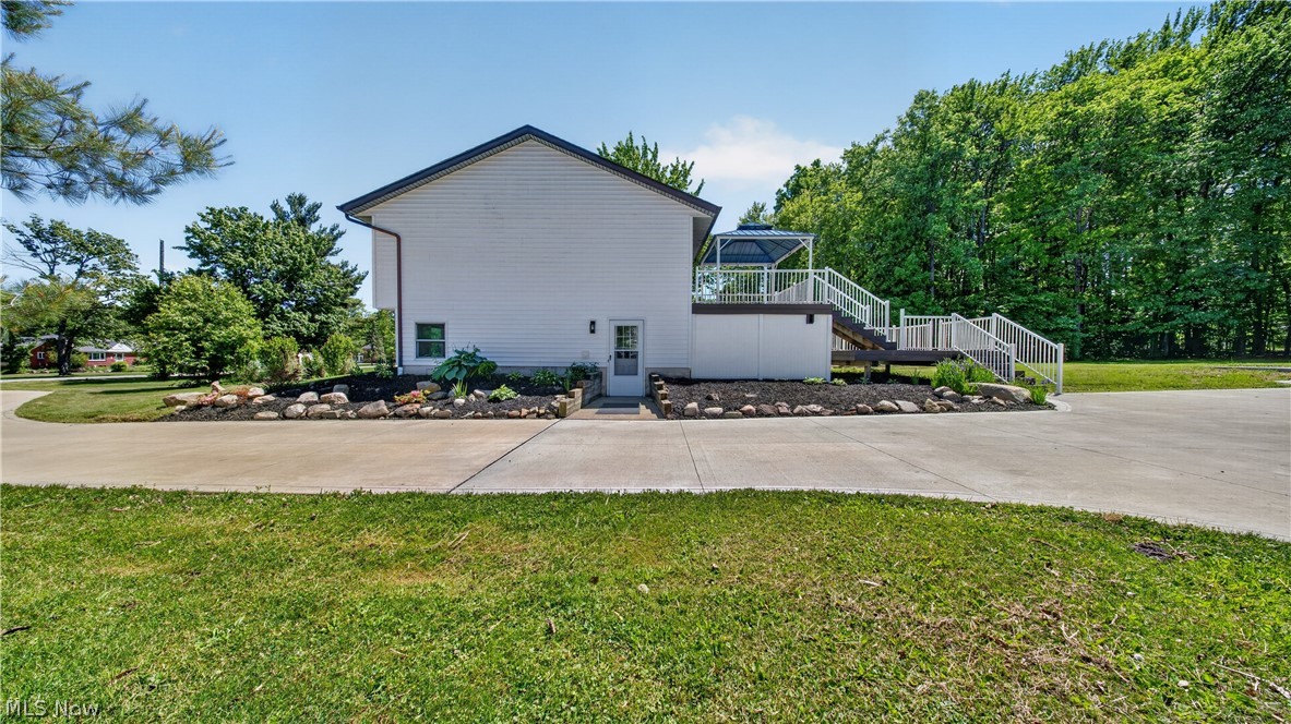 10142 Hillcrest Road Kirtland OH 44094