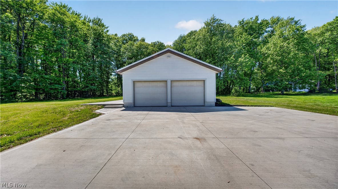 10142 Hillcrest Road Kirtland OH 44094