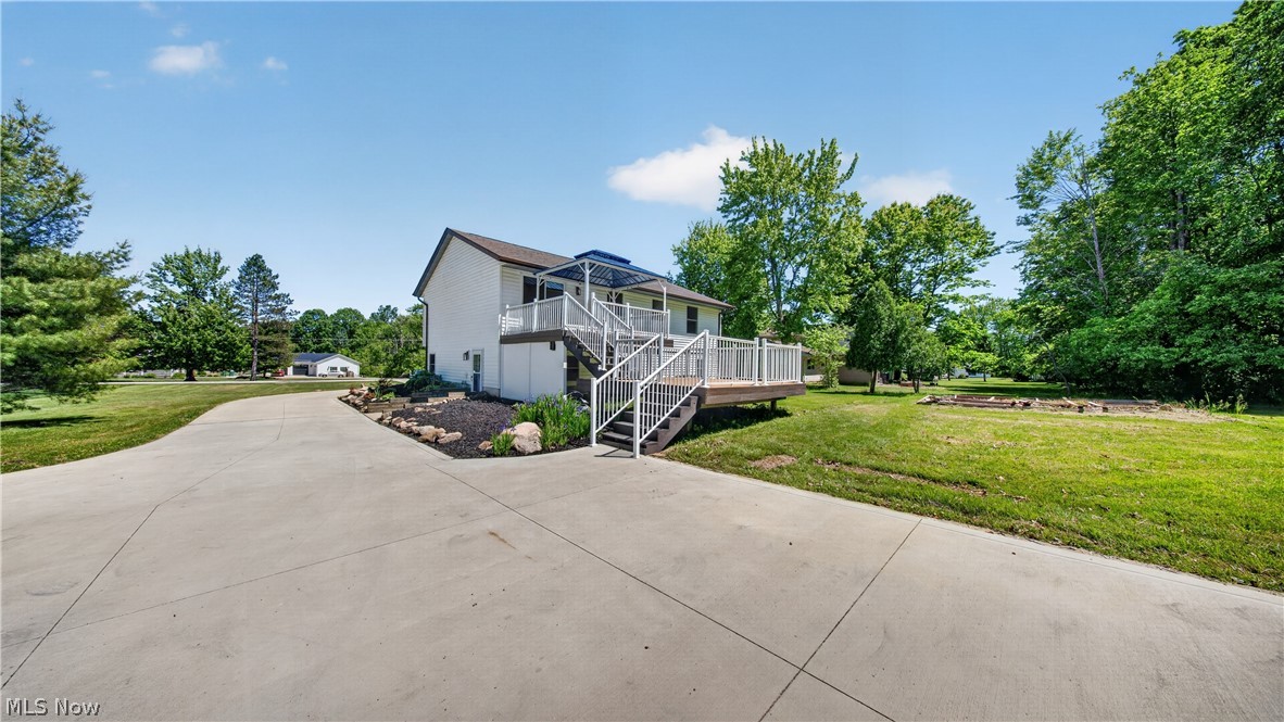 10142 Hillcrest Road Kirtland OH 44094