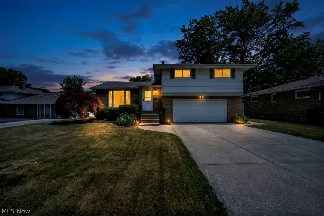6957 Greenbriar Drive Parma Heights OH 44130
