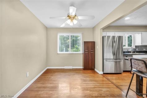 6957 Greenbriar Drive Parma Heights OH 44130