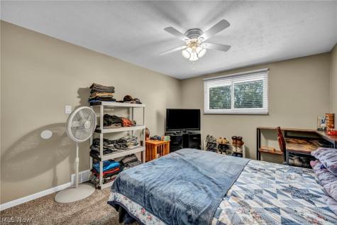 6957 Greenbriar Drive Parma Heights OH 44130