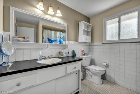 6957 Greenbriar Drive Parma Heights OH 44130