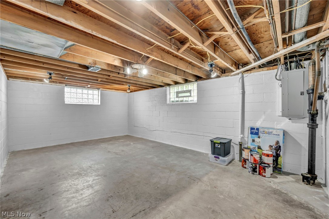 6957 Greenbriar Drive Parma Heights OH 44130