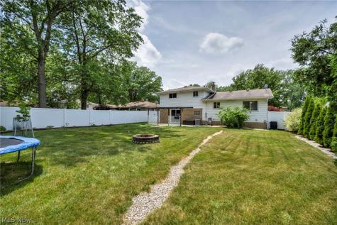 6957 Greenbriar Drive Parma Heights OH 44130
