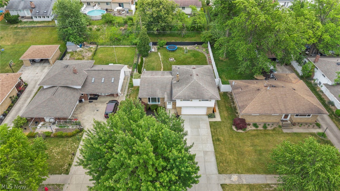 6957 Greenbriar Drive Parma Heights OH 44130