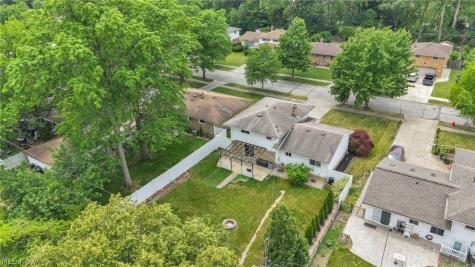 6957 Greenbriar Drive Parma Heights OH 44130