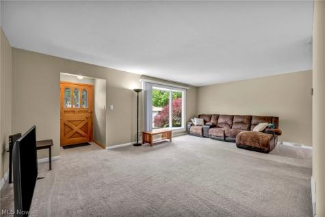 6957 Greenbriar Drive Parma Heights OH 44130