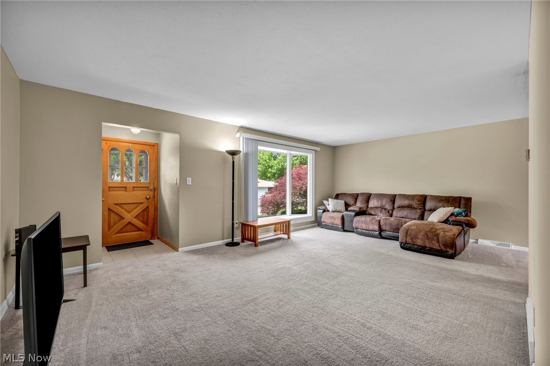6957 Greenbriar Drive Parma Heights OH 44130