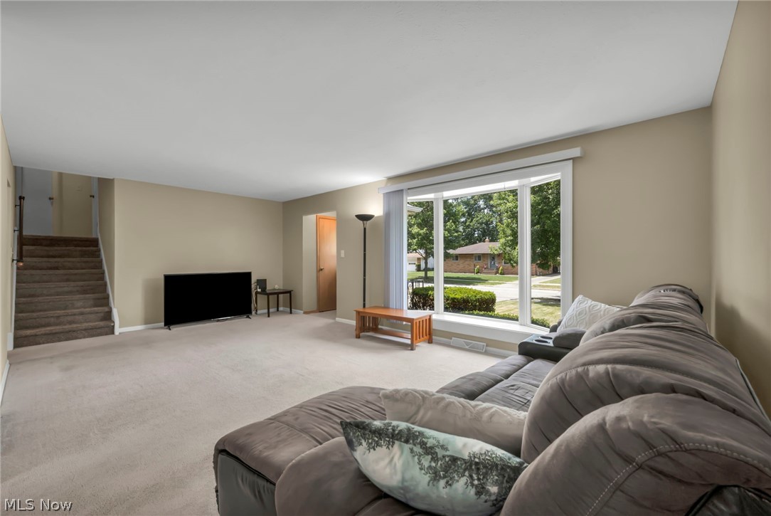 6957 Greenbriar Drive Parma Heights OH 44130