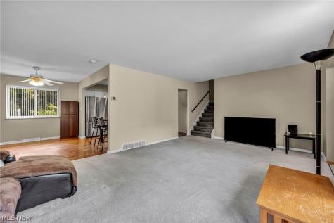 6957 Greenbriar Drive Parma Heights OH 44130