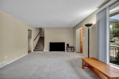 6957 Greenbriar Drive Parma Heights OH 44130