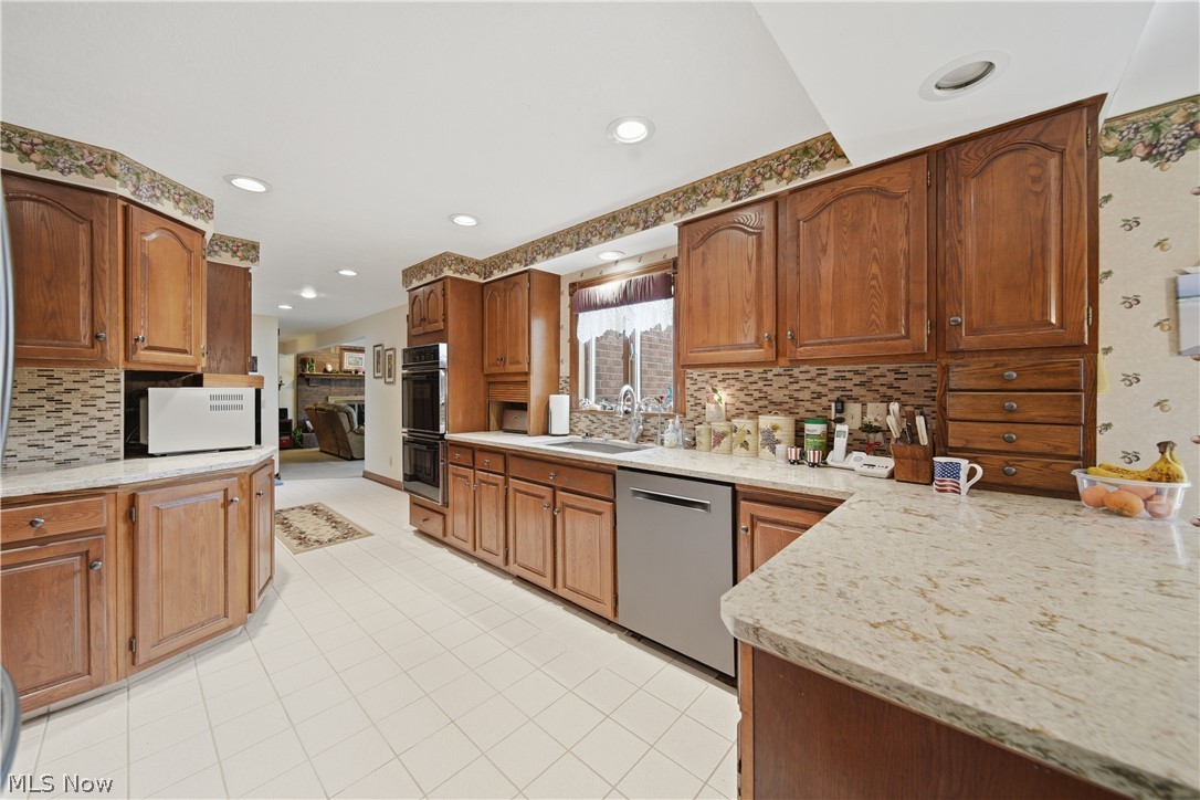 6118 Wiclif Street NE Canton OH 44721