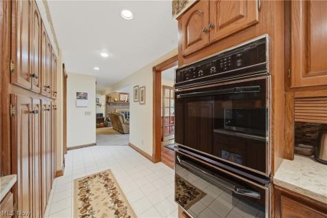 6118 Wiclif Street NE Canton OH 44721