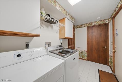 6118 Wiclif Street NE Canton OH 44721