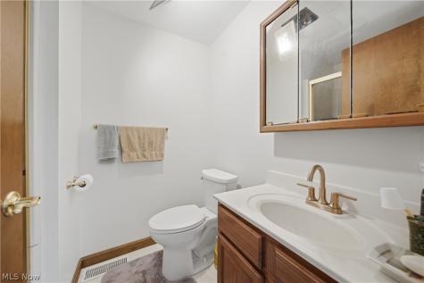 6118 Wiclif Street NE Canton OH 44721