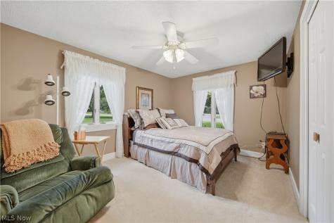 6118 Wiclif Street NE Canton OH 44721