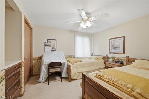 6118 Wiclif Street NE Canton OH 44721