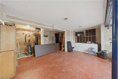 6118 Wiclif Street NE Canton OH 44721