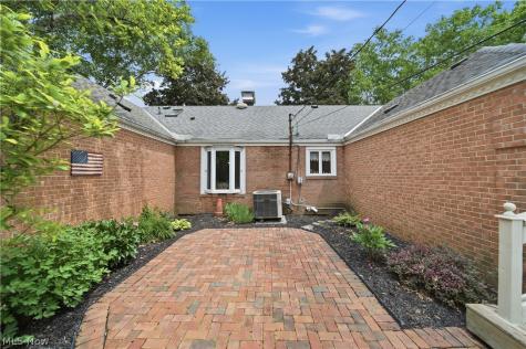 6118 Wiclif Street NE Canton OH 44721