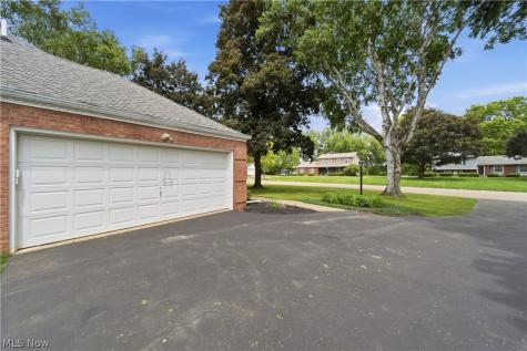 6118 Wiclif Street NE Canton OH 44721