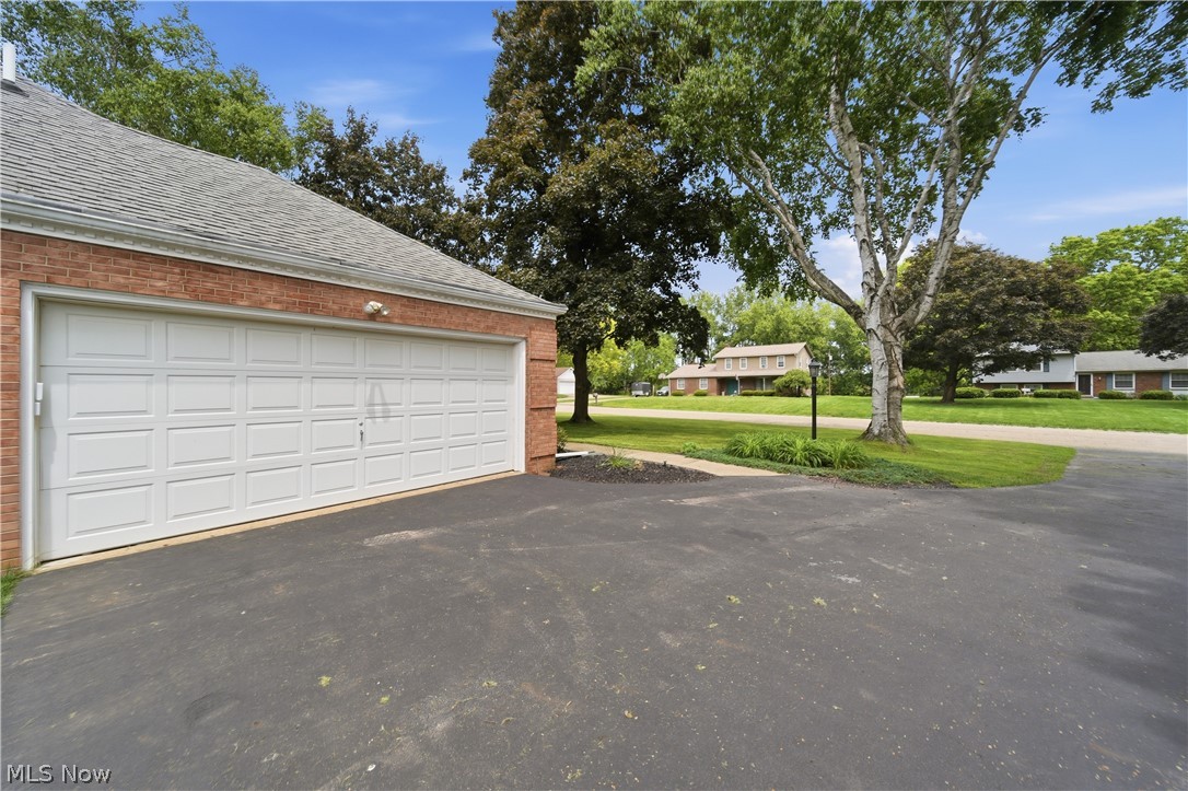6118 Wiclif Street NE Canton OH 44721