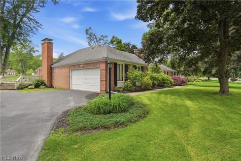 6118 Wiclif Street NE Canton OH 44721