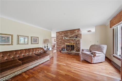 6118 Wiclif Street NE Canton OH 44721