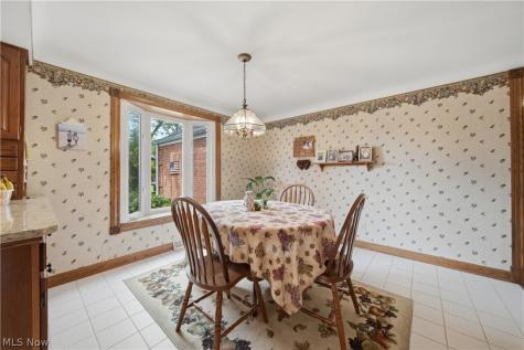 6118 Wiclif Street NE Canton OH 44721