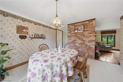 6118 Wiclif Street NE Canton OH 44721