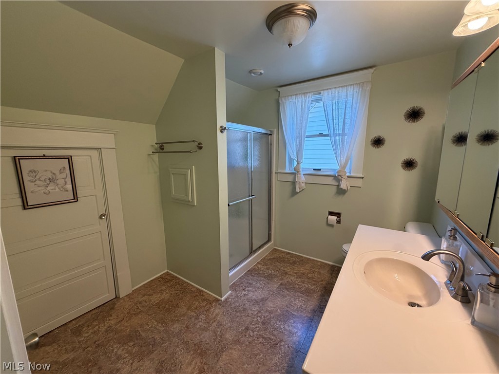 605 Mckinnon Avenue East Liverpool OH 43920