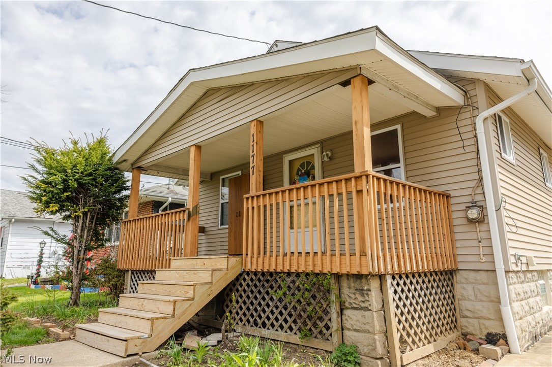 1177 Neptune Avenue Akron OH 44301