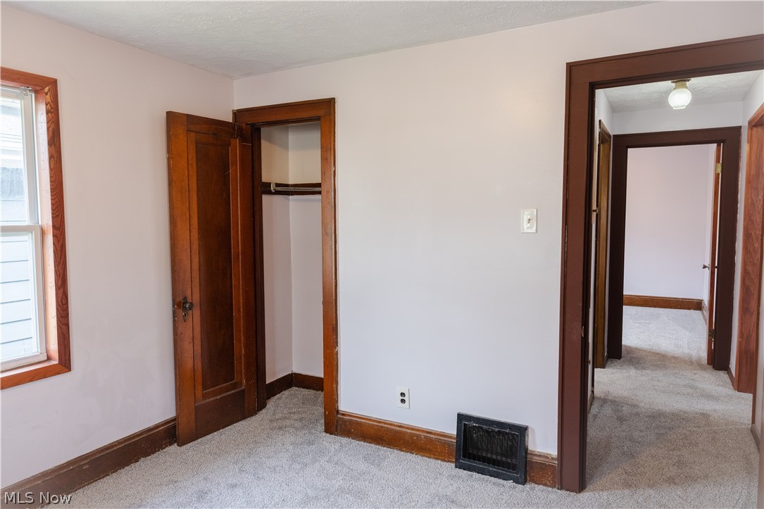 1177 Neptune Avenue Akron OH 44301