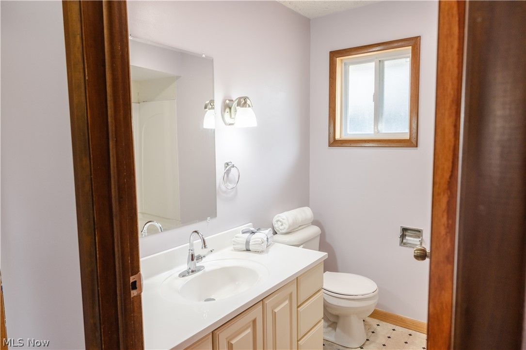 1177 Neptune Avenue Akron OH 44301