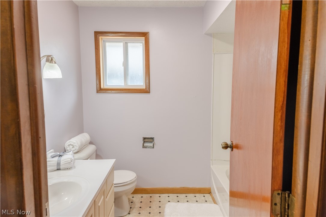 1177 Neptune Avenue Akron OH 44301