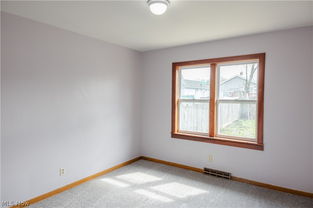 1177 Neptune Avenue Akron OH 44301