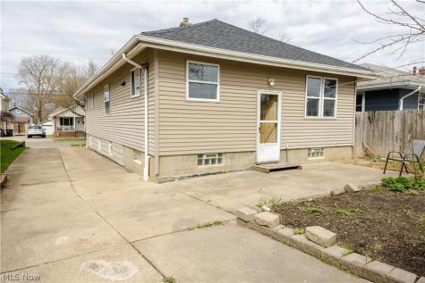 1177 Neptune Avenue Akron OH 44301