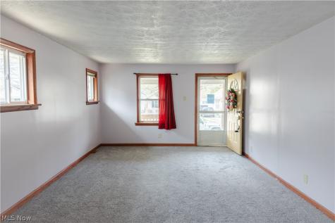 1177 Neptune Avenue Akron OH 44301