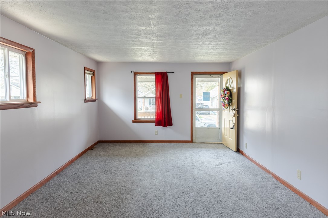 1177 Neptune Avenue Akron OH 44301