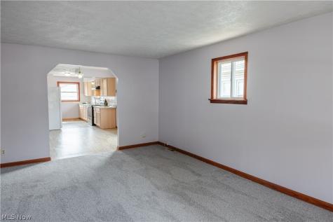 1177 Neptune Avenue Akron OH 44301