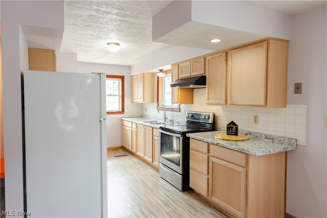 1177 Neptune Avenue Akron OH 44301