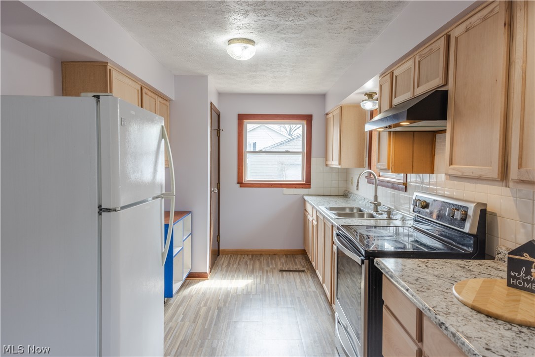 1177 Neptune Avenue Akron OH 44301