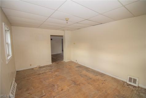 9207 Cannon Avenue Cleveland OH 44105
