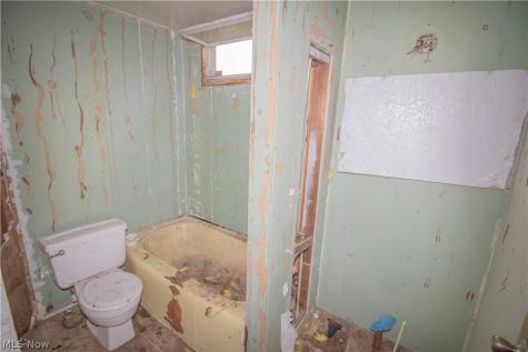 9207 Cannon Avenue Cleveland OH 44105