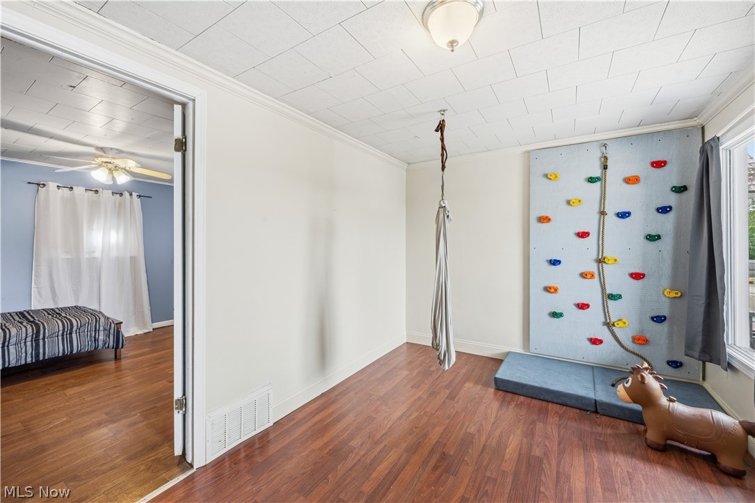 529 Park Avenue NW New Philadelphia OH 44663