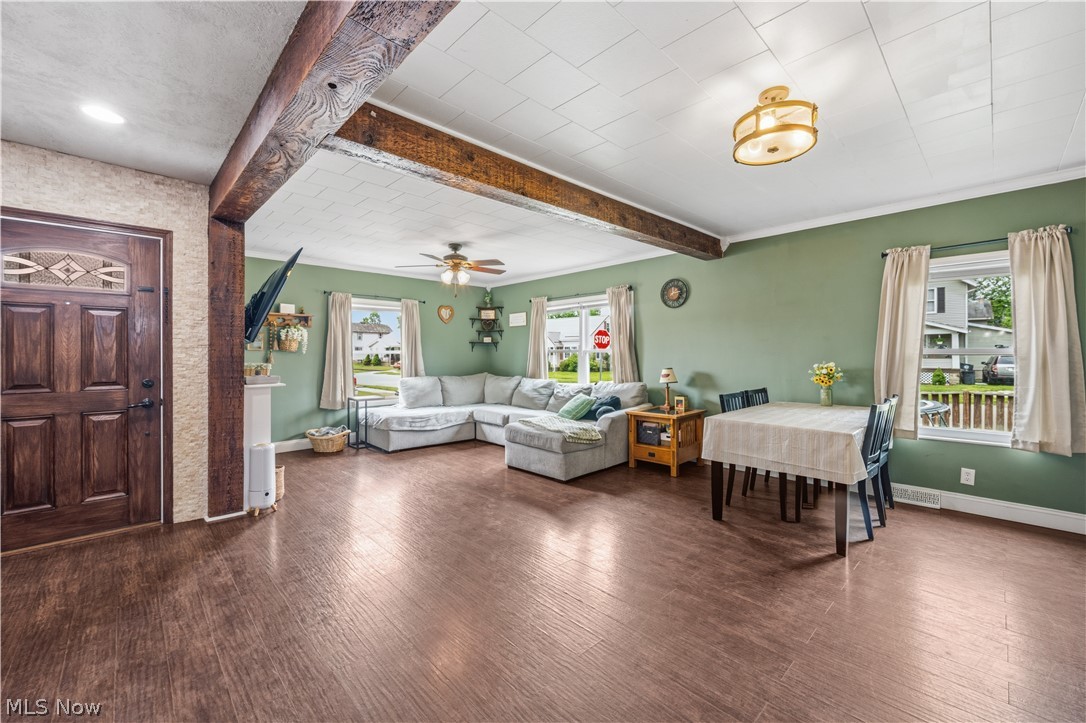 529 Park Avenue NW New Philadelphia OH 44663