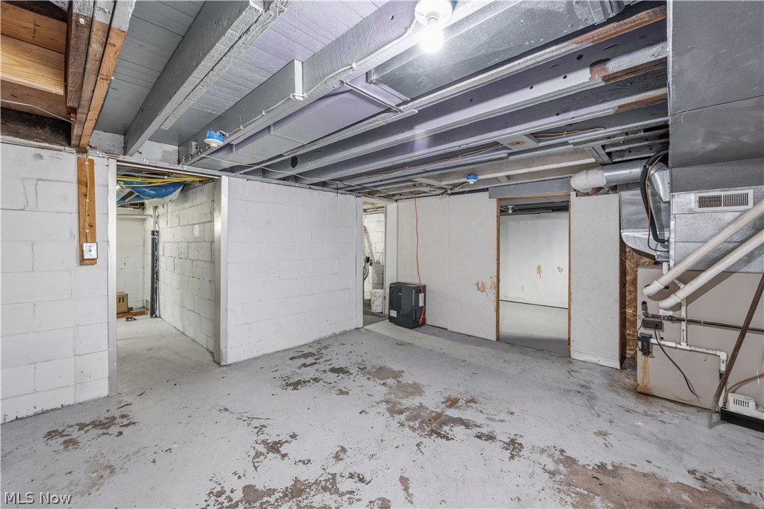 529 Park Avenue NW New Philadelphia OH 44663